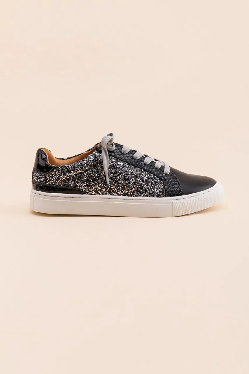 DV by Dolce Vita Abigale Sneakers