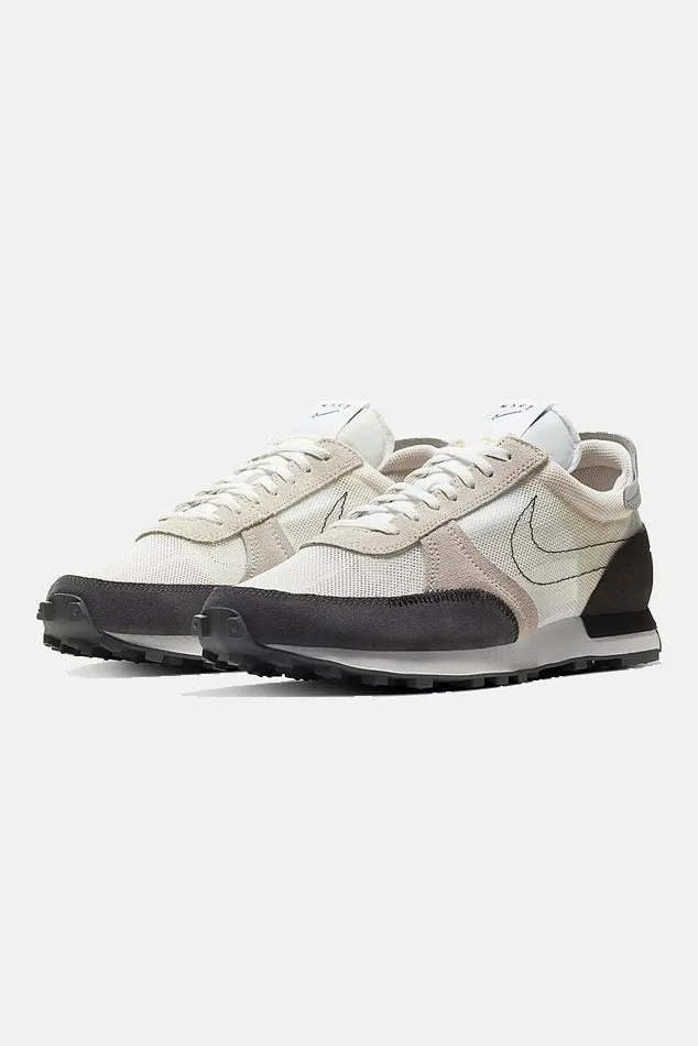 Nike DayBreak-Type-Summit White