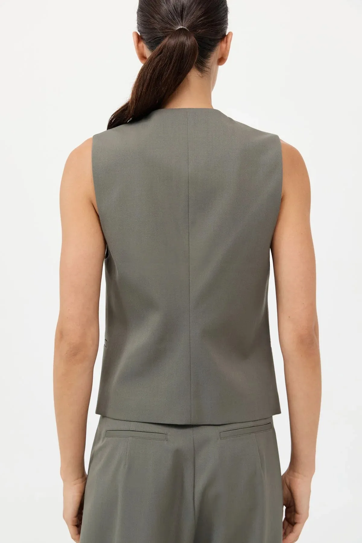 (PRE-ORDER) ROULEAU VEST - SMOKEY OLIVE