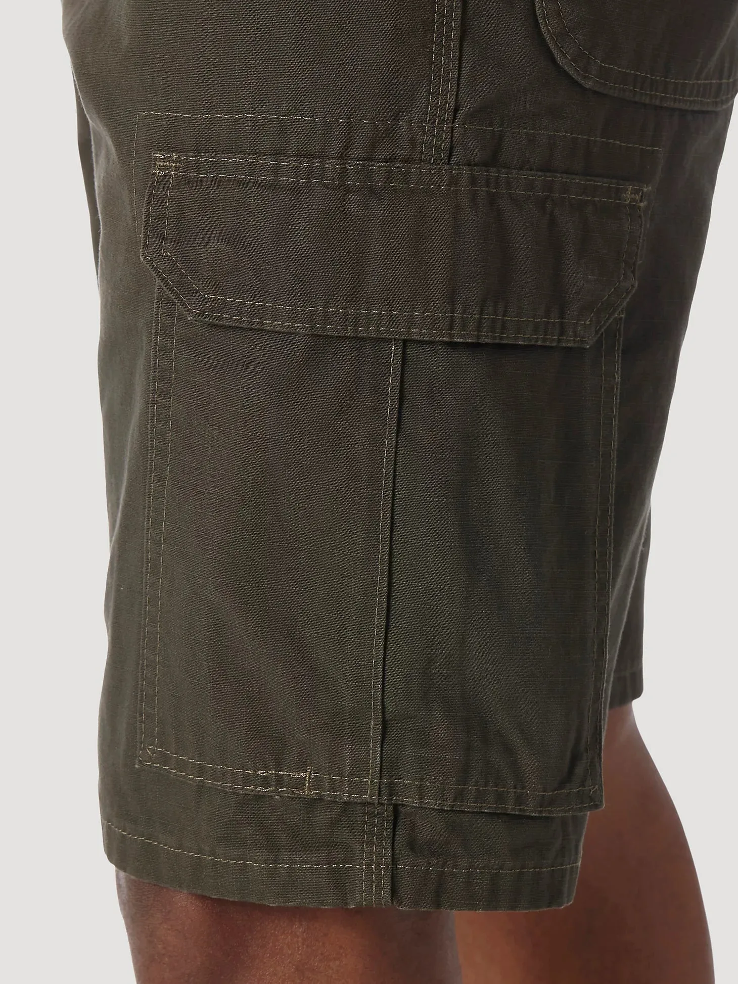 WRANGLER RIGGS WORKWEAR RIPSTOP RANGER CARGO SHORT IN LODEN SIZE 31